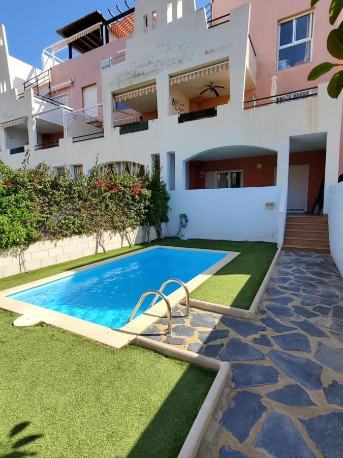 Bajo En Primera Linea De Vera-playa Con Piscina Privada!