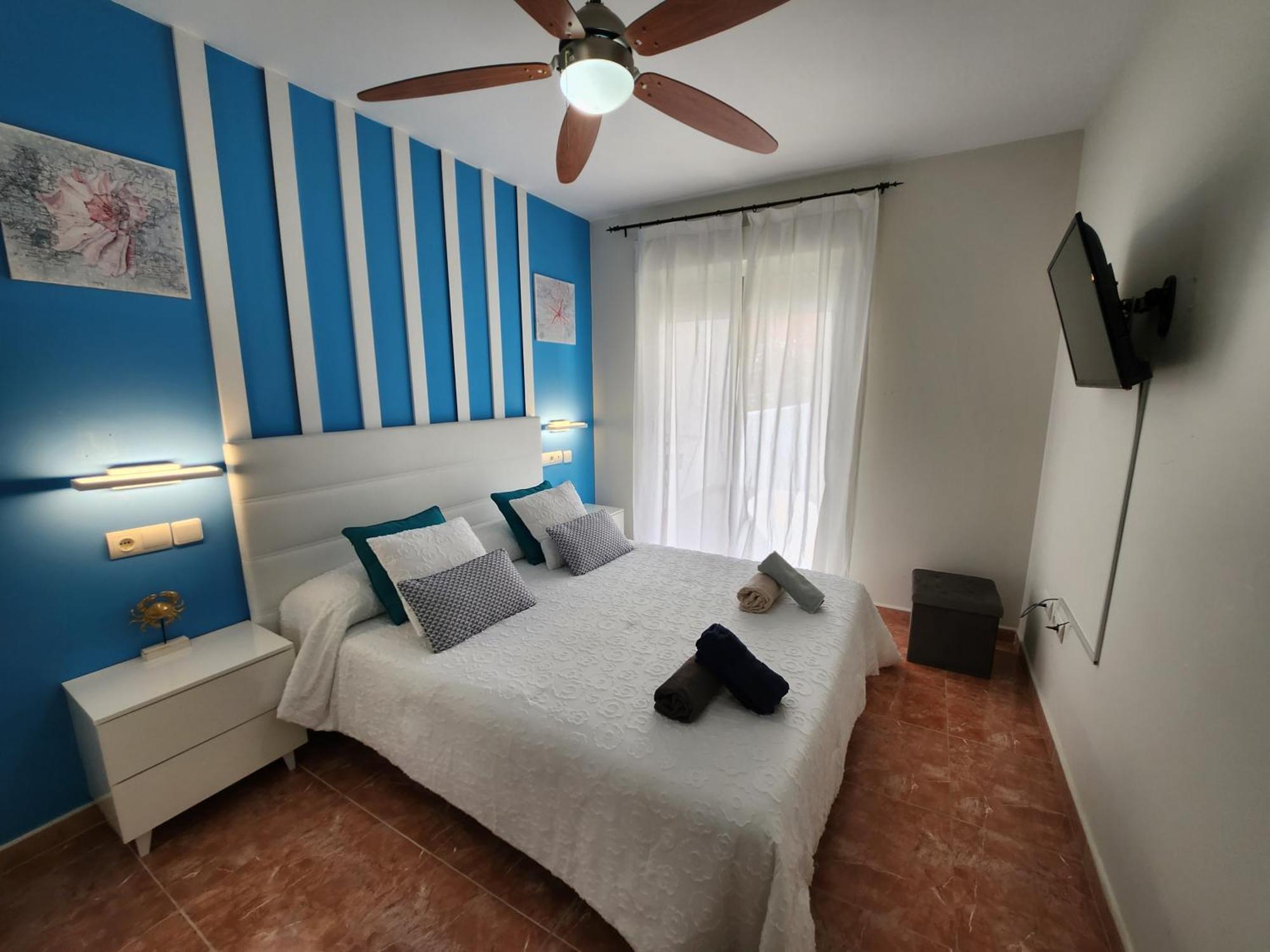 Bajo En Primera Linea De Vera-playa Con Piscina Privada!