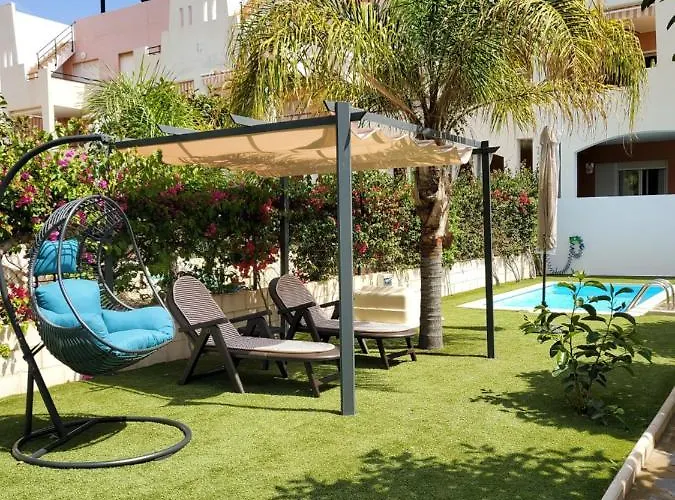 Bajo En Primera Linea De Vera-Playa Con Piscina Privada!