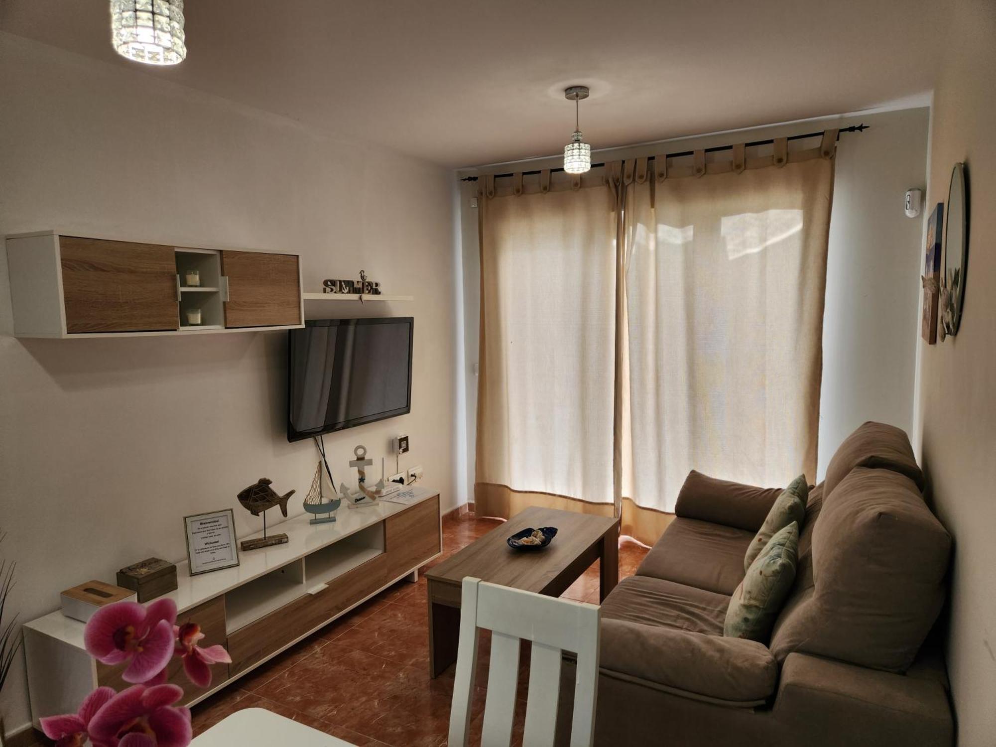 Bajo En Primera Linea De Vera-playa Con Piscina Privada!