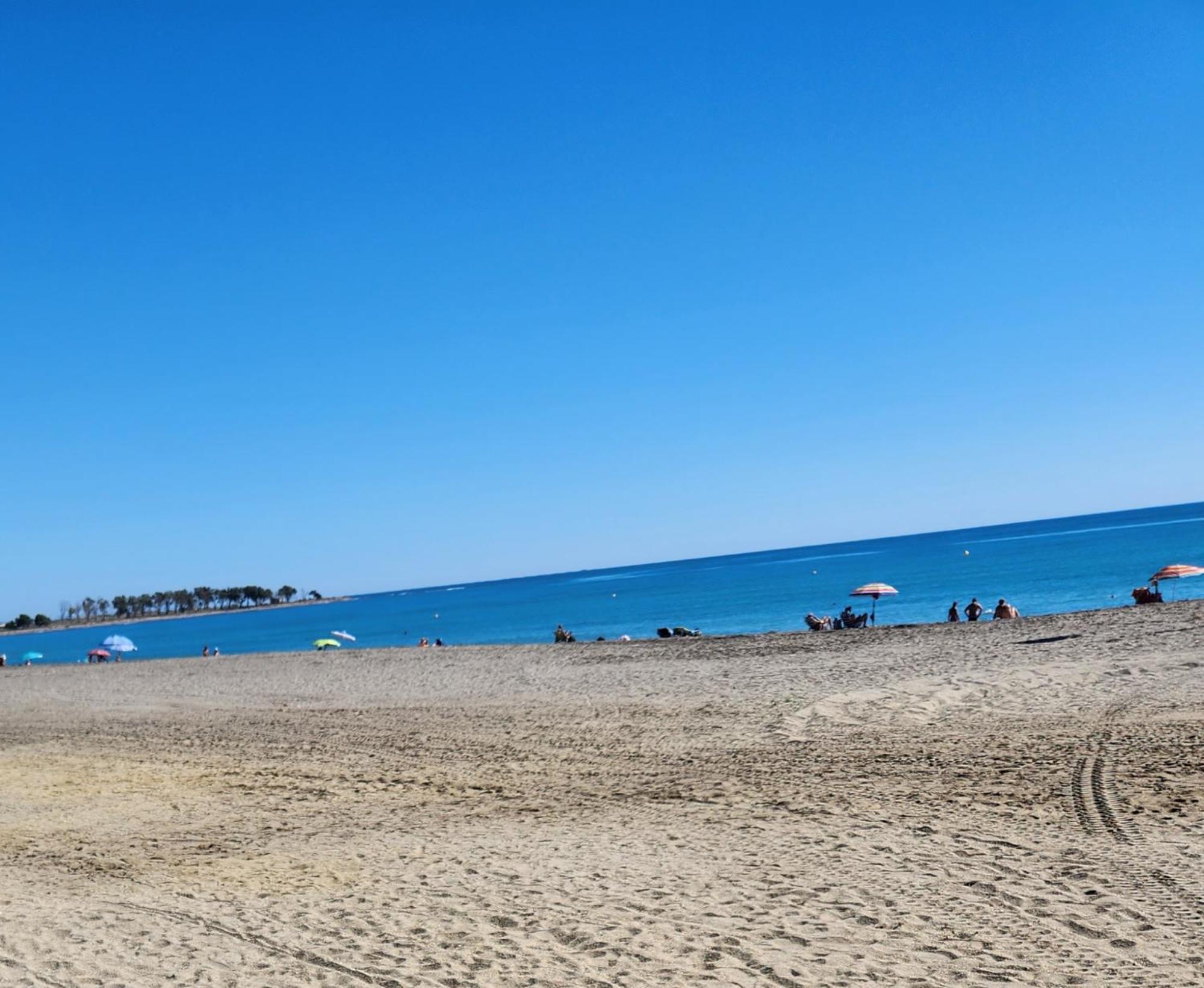 Bajo En Primera Linea De Vera-playa Con Piscina Privada!